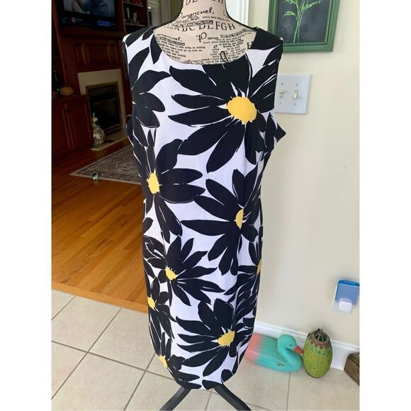 RONNI NICOLE Sleeveless Floral Print Dress - Picture 1 of 7